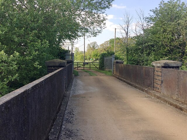 Private access to Jephson's Farm, Myton, Warwick