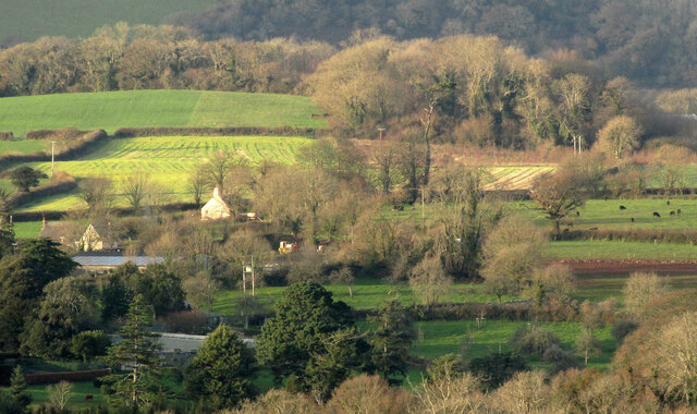 waddeton-from-the-south-derek-harper-cc-by-sa-2-0-geograph-britain