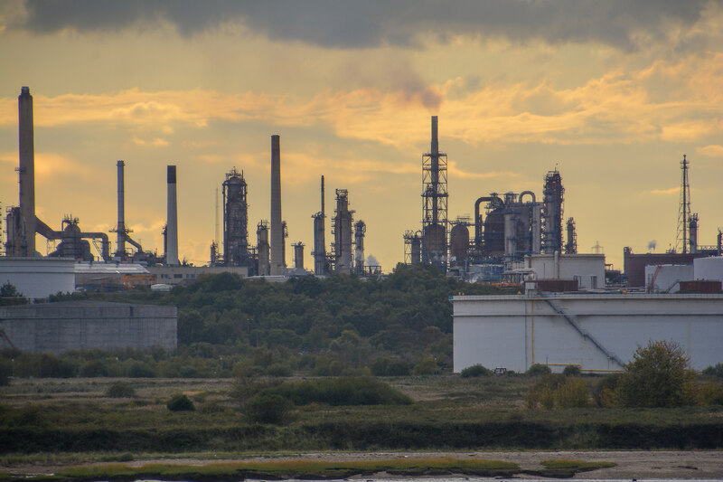 Fawley : Oil Refinery © Lewis Clarke cc-by-sa/2.0 :: Geograph Britain ...