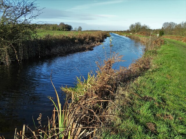 On The Cuckoo Way west of Retford © Neil Theasby :: Geograph Britain ...