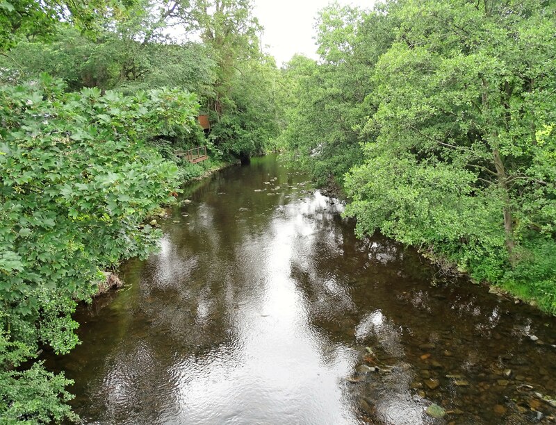 View along the River Derwent at... © Robert Graham cc-by-sa/2.0 ...