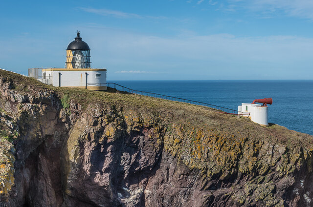 St Abb's Head Lighthouse and foghorn © Ian Capper :: Geograph Britain ...