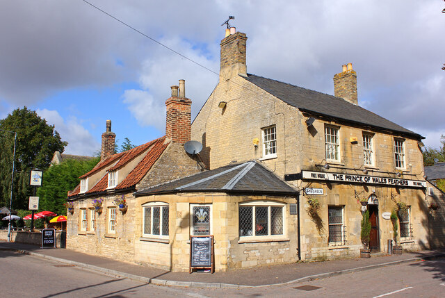 the-prince-of-wales-feathers-wayland-smith-geograph-britain-and