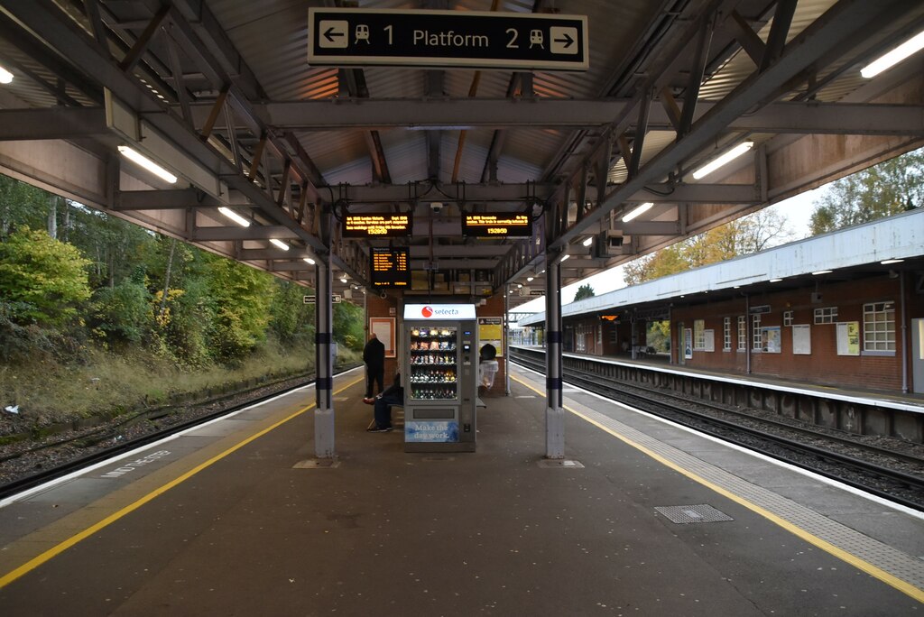 Platforms 1 & 2, Swanley Station © N Chadwick :: Geograph Britain and ...