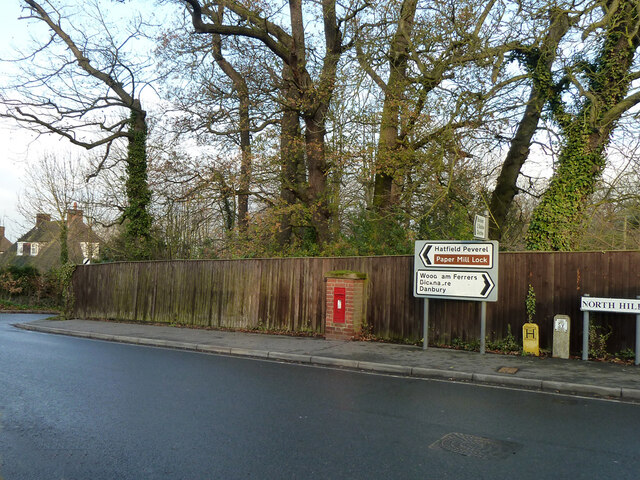 Street furniture, North Hill. Little... © Robin Webster cc-by-sa/2.0