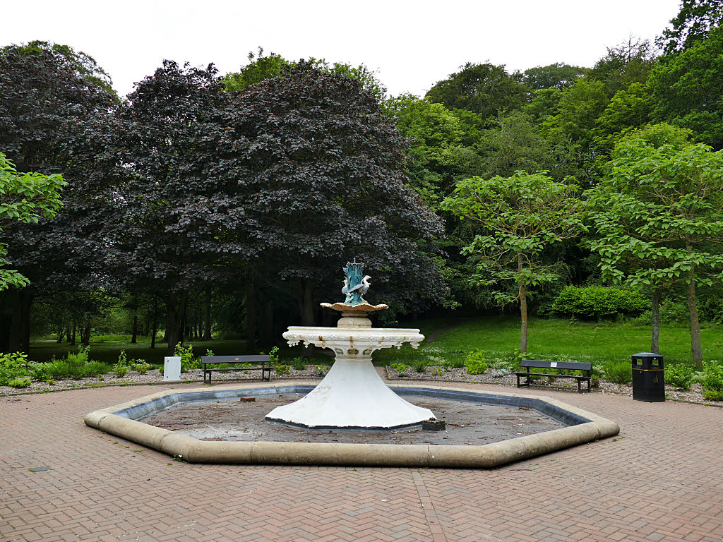 Hay Memorial Fountain, Seaton Park © Stephen Craven cc-by-sa/2.0 ...