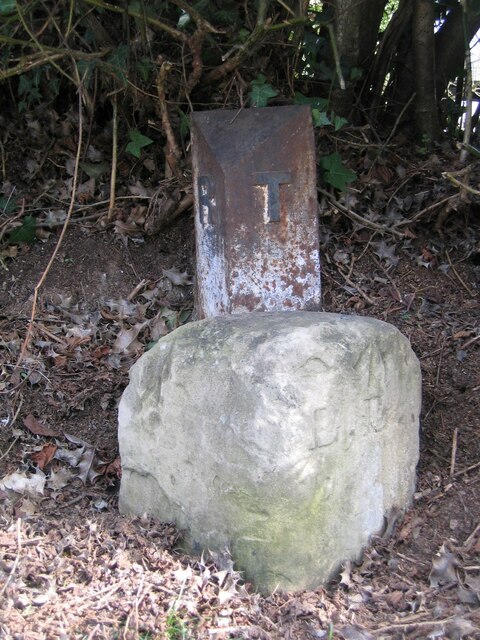 Old Boundary Markers near Frith Common