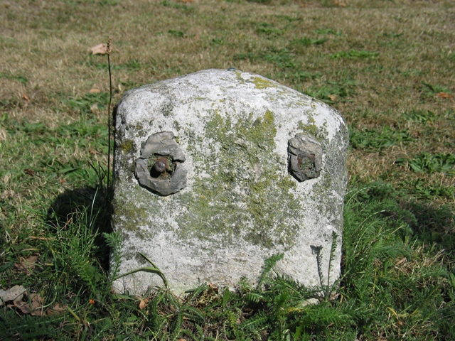 Old Milestone, on an unclassified road, Thornhill Park; by Abbots Leigh, Upper Northam Drive, opposite the allotments