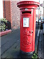 NZ3572 : Post Box, Cambridge Avenue, Whitley Bay by Geoff Holland