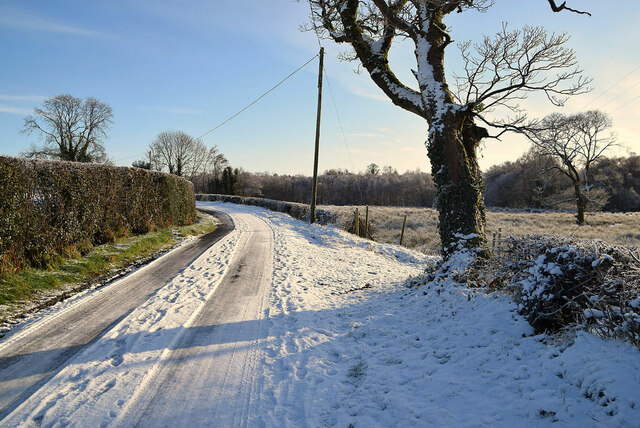 Bend along Creevangar Road © Kenneth Allen cc-by-sa/2.0 :: Geograph ...