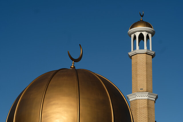 Hornsey : mosque dome, Wightman Road