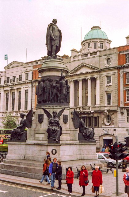 The O'Connell Monument, Dublin - May 1994