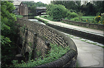 SJ9398 : Peak Forest Canal aqueduct, Ashton-under-Lyne by Chris Allen