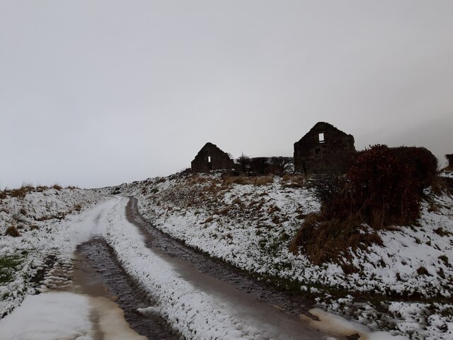 Ruined farm building at Castlehill