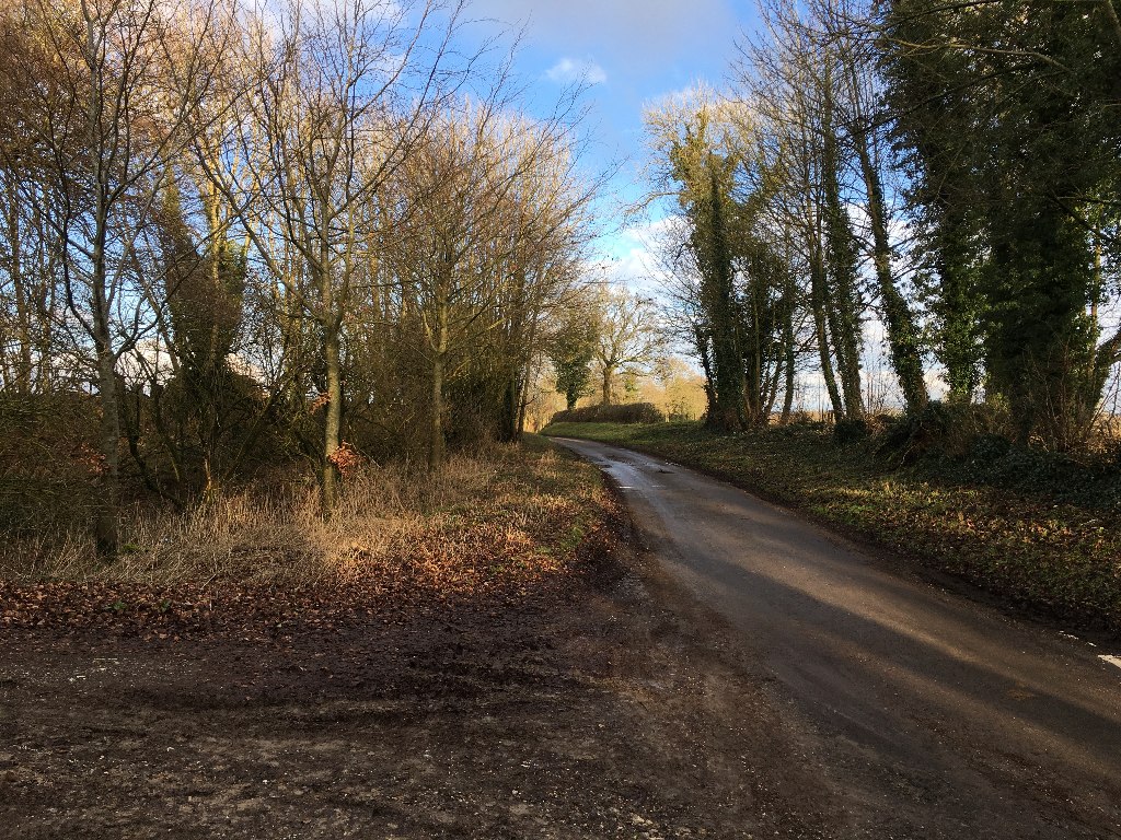 Lane known as the Harrow Way © Fernweh :: Geograph Britain and Ireland