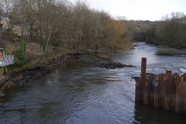 Collapsed Newlay Weir, River Aire (1)