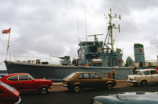 The Minehunter HMS Bildeston at Poole Quay c.1975  (1)