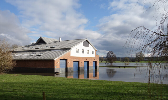 Boat House in the Water © Des Blenkinsopp cc-by-sa/2.0 :: Geograph ...