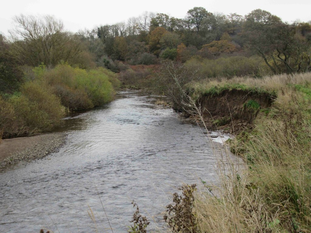 River Bank Erosion on the River Coquet © Les Hull cc-by-sa/2.0 ...