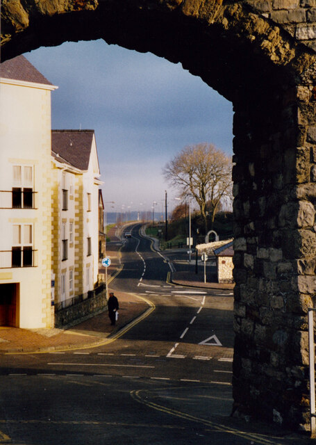 Glan y Mor Road from the Northgate Street arch in the town walla