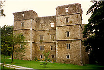R3801 : Kantuck Castle, side by Humphrey Bolton