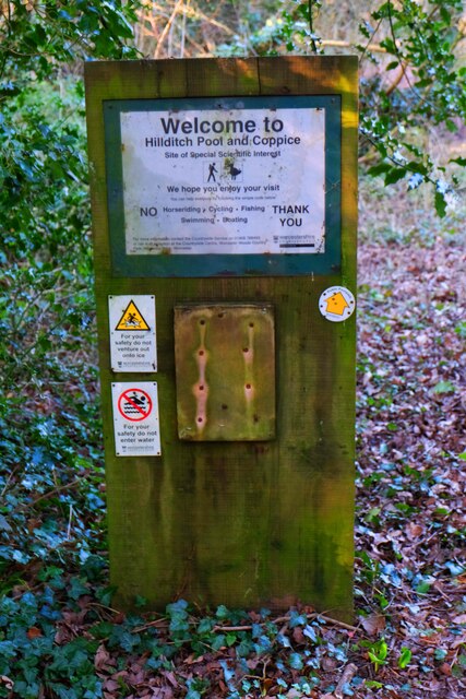 Sign near start of public footpath to Hilditch Pool & Coppice, near Hartlebury, Worcs