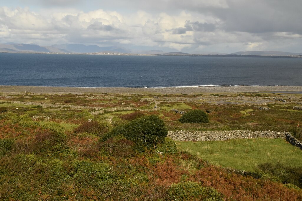 The northern shore of Inishmor © N Chadwick cc-by-sa/2.0 :: Geograph ...