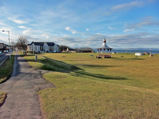 The Links and Wallace Bandstand, Nairn
