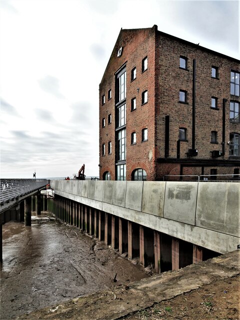 Humber: Hull Frontage Flood Defence Improvements