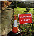 SO4007 : FOOTPATH CLOSED temporary sign, Raglan, Monmouthshire by Jaggery