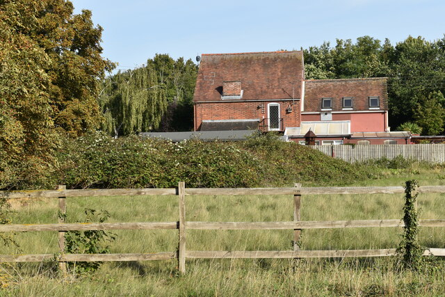 Edwardian houses on Papermill Lane, Claydon