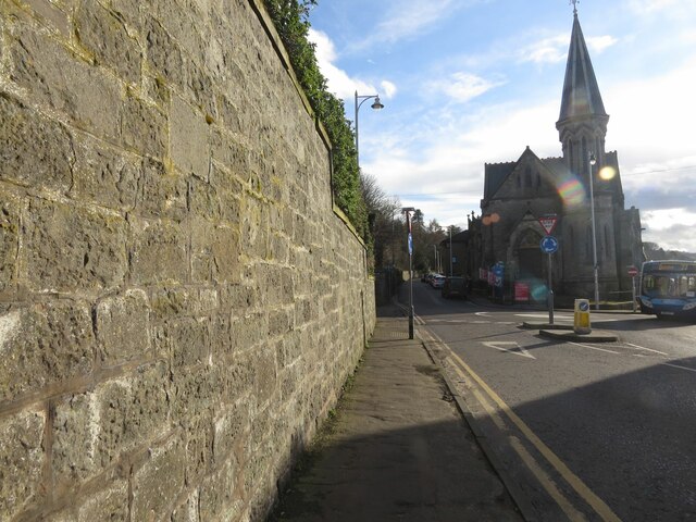 Manse wall, High Street, Newport on Tay