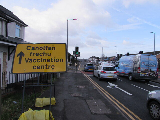 Vaccination centre direction sign © Jaggery cc by sa/2 0