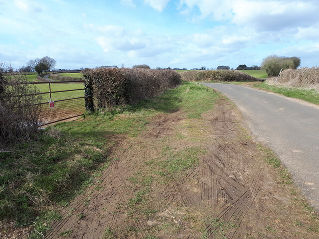Junction of road and bridleway near New Barn