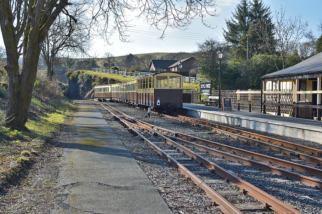 Devil's Bridge station © Nigel Brown cc-by-sa/2.0 :: Geograph Britain ...