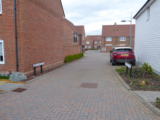 Brickyard Way Kilnwood Vale © Robin Webster Cc By Sa 2 0 Geograph Britain And Ireland