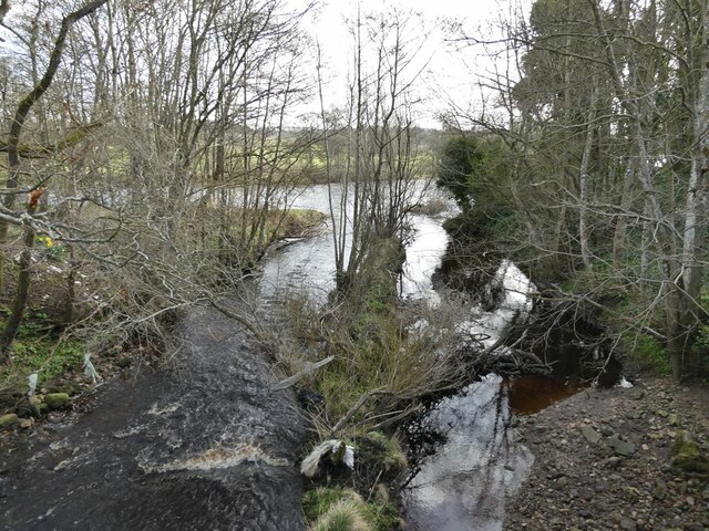 Confluence of the Wark Burn and the North Tyne