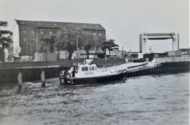Pilot boat, Hull
