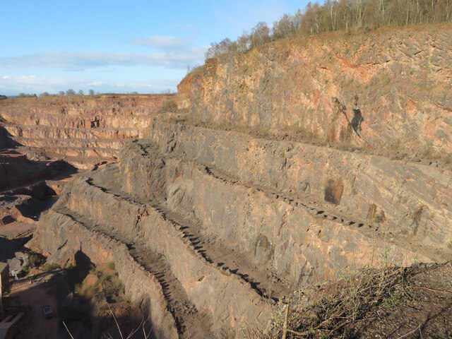 Terraces on northern face of Taffs Well Quarry