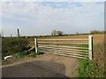SP5689 : Entrance to field east of Gilmorton Road from south by Andrew Tatlow
