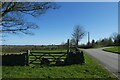 Bridleway to the A661