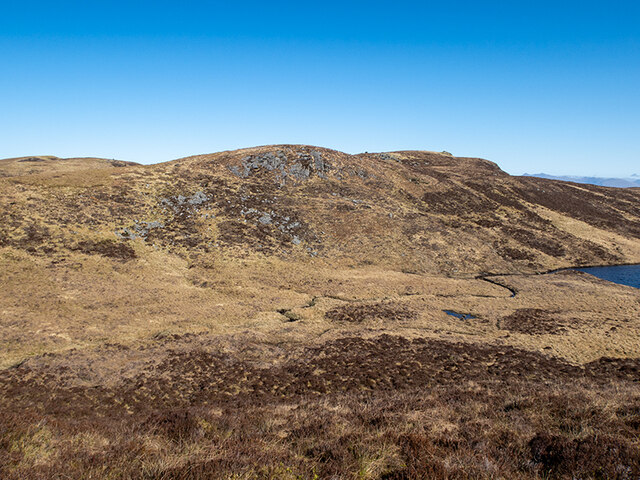 Craggy hill west of Loch Geòidh