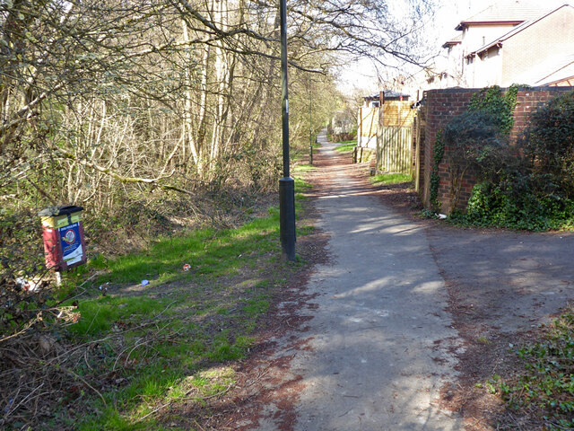 Path behind houses on Longhurst Road, Broadfield, Crawley