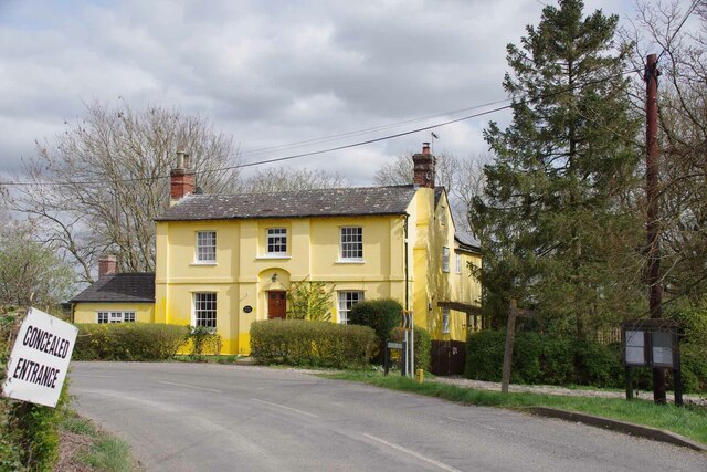 Yellow House by Wiggons Farm