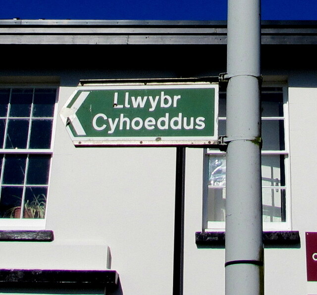 Welsh direction sign, Crickhowell