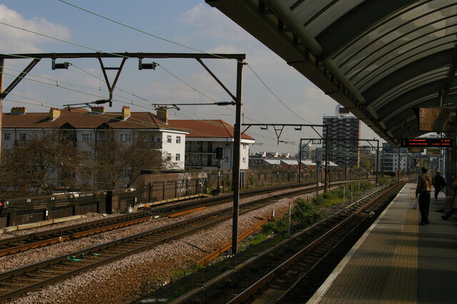 Shadwell DLR station, looking eastwards