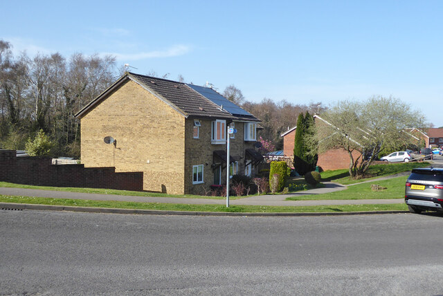 Houses on Hollingbourne Crescent, Broadfield, Crawley