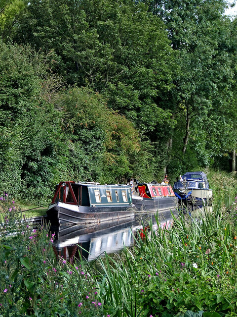 Narrowboats near Compton in Wolverhampton