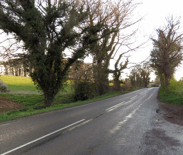Clipsham Road towards Stretton