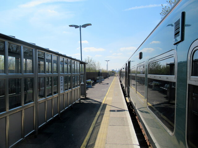 Severn Beach Station looking South